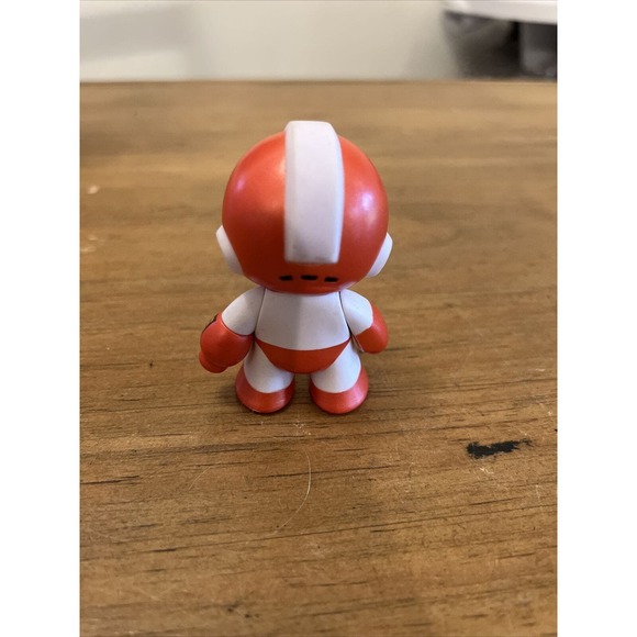 Mega Man 3" Figure Loot Crate Exclusive Capcom Red Orange Variant Kidrobot F - Picture 4 of 5